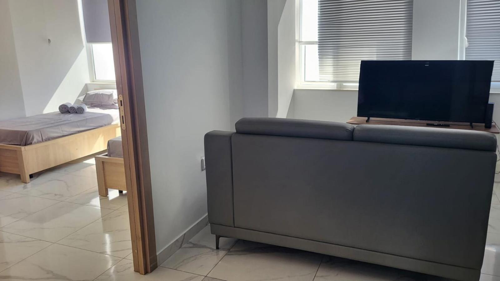 Central Apartment In Swieqi Is-Swieqi Bagian luar foto